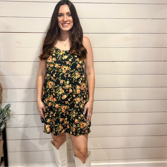 Black Floral Lynn Romper Dress LULAROE Large - Picture 2 of 6